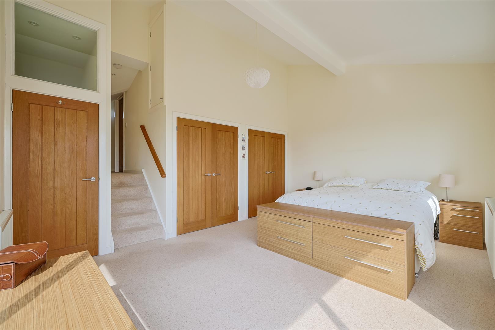 Misty Hills Close, Three Crosses, Swansea, SA4 3JF